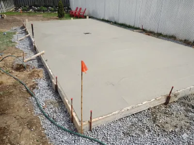 Coffrage de béton : trottoirs, escaliers et dalles