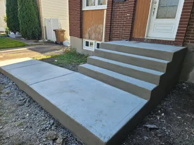 Escalier extérieur résidentiel en béton